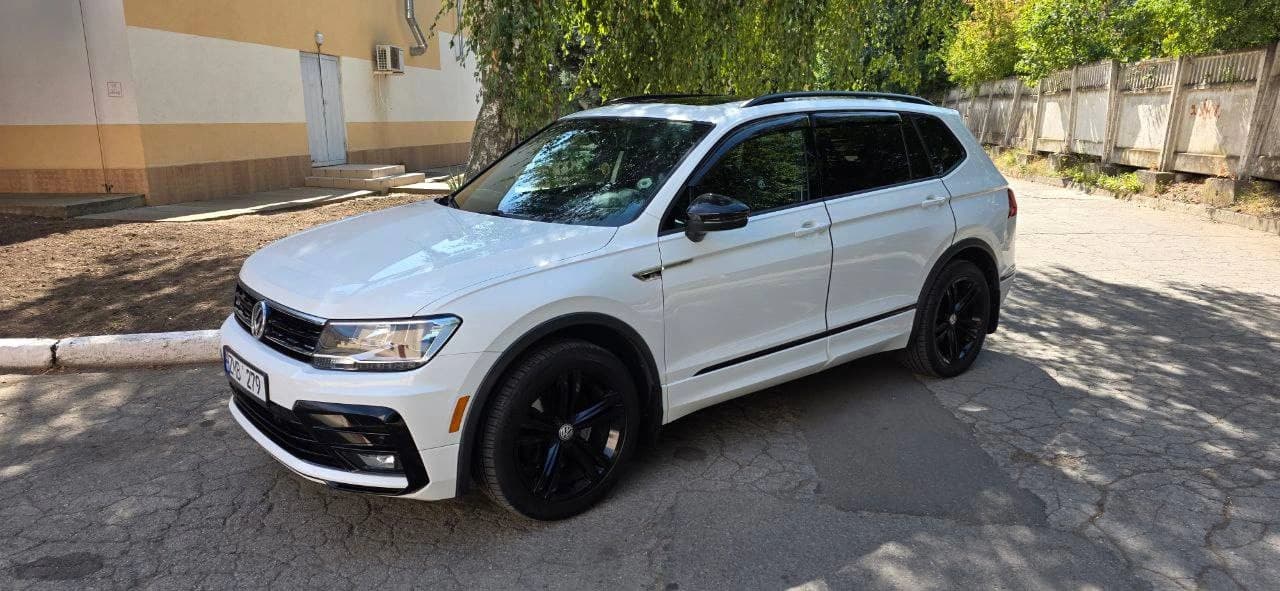 VOLKSWAGEN Tiguan (2019) photo 3